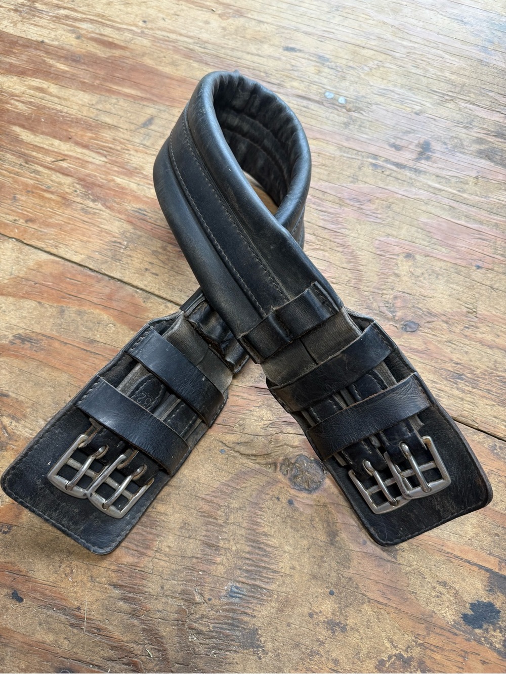 32” black leather girth